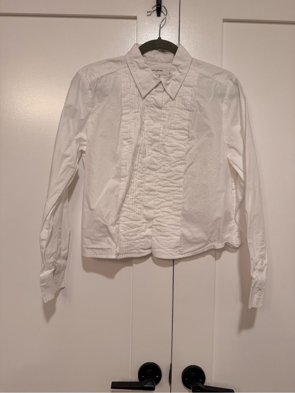 White Women’s Long-Sleeve Dress Shirt - Classic Pleated Front